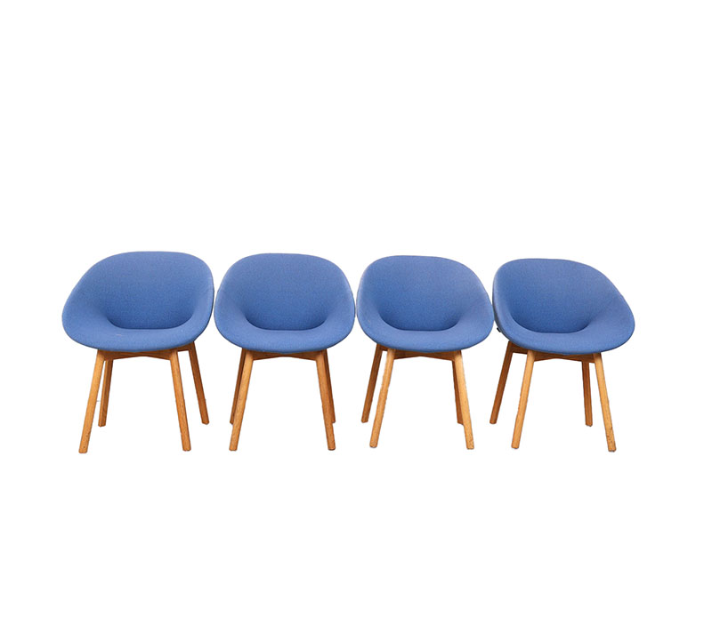 ArtifortBesoset14 Artifort Beso set eetkamerstoelen met armleuningArtifort Beso, Beso eetkamerstoel, Artifort eetkamerstoelen, Khodi Feiz, Artifort stoelen met armleuning, vintage Artifort, blauwe eetkamerstoelen, wollen eetkamerstoelen, design eetkamerstoelen, mid-century eetkamerstoelen, moderne vintage stoelen, set van 4 stoelen, Nederlandse design meubels