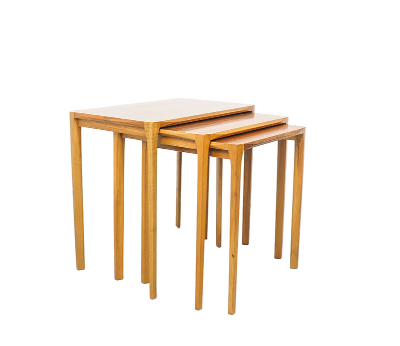 Rexraabnesting15 Rex Raab set nesttafels voor Wilhelm RenzRex Raab,nest tafels, Wilhelm Renz, mimiset, nesting tables, vintage essenhout ash, ajren 60