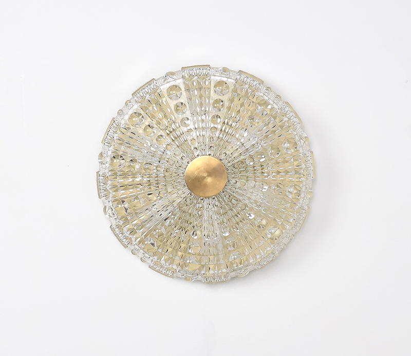 lyfaplafondplat1 Carl Fagerlund wand of plafondlamp, Orrefors/Lyfa 1960sVintage lamp, zweeds design lamp,  Carl Fagerlund lamp,  plafondlamp,  wandlamp, kristallen wandlamp,  kristallen plafondlamp,  messing, orrefors, Lyfa, 1970s.