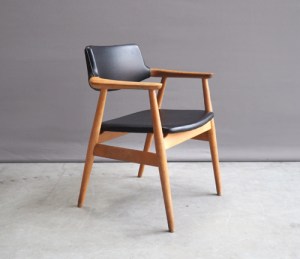 Fonkelnieuw vintage design stoelen. Tweedehands Deense stoelen en unieke XZ-14