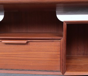 omannjun75desk2
