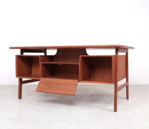 omannjun75desk7