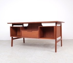 omannjun75desk8