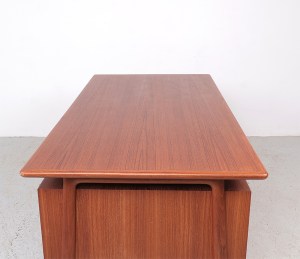 omannjun75desk9