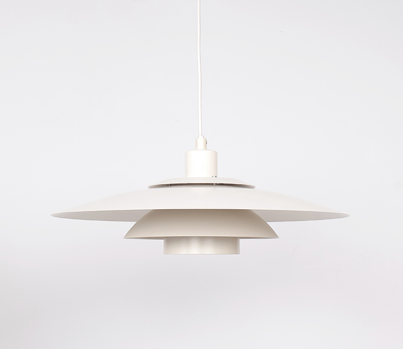 schalenlamp4 Lampen: Vintage Deens design gelaagde metalen hanglamp